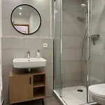 Cozy For 2 Near Train Station Διαμέρισμα Mering