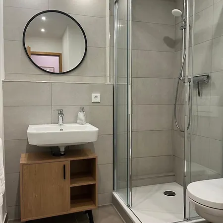 Cozy For 2 Near Train Station 公寓 Mering
