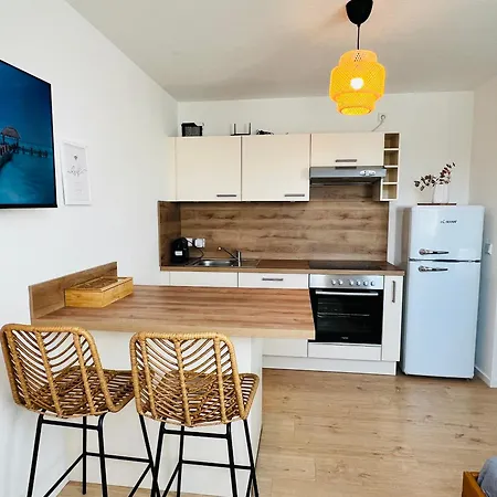 Cozy For 2 Near Train Station Διαμέρισμα *