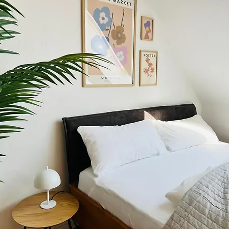 Cozy For 2 Near Train Station