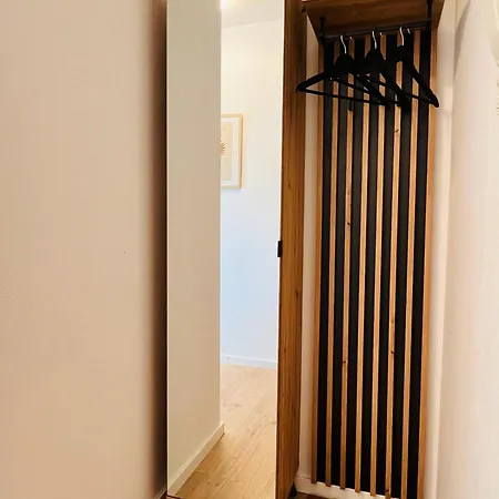Cozy For 2 Near Train Station Mering