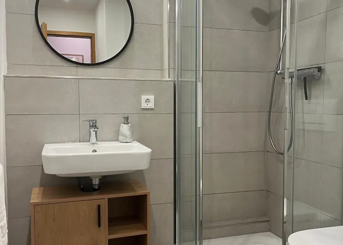 Cozy For 2 Near Train Station شقة Mering