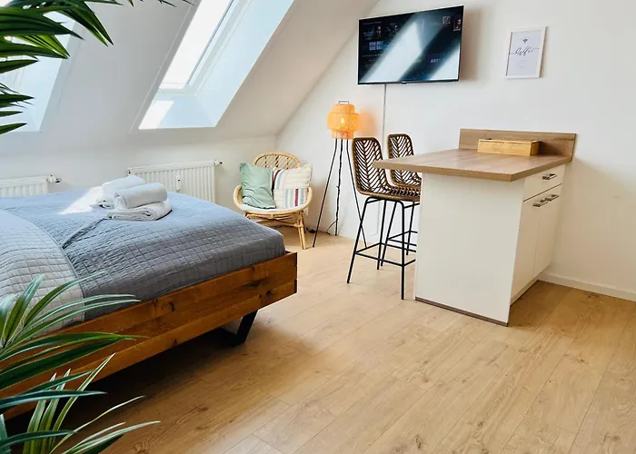 Cozy For 2 Near Train Station *