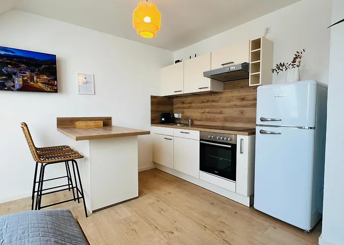 Cozy For 2 Near Train Station