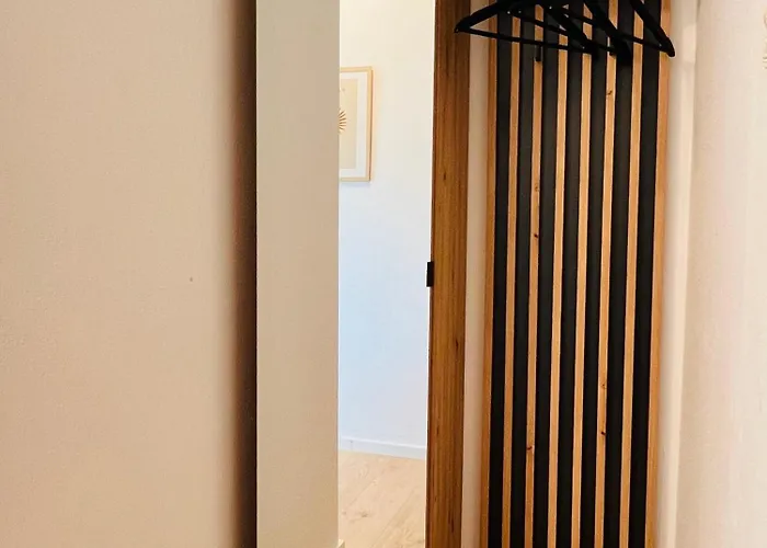Cozy For 2 Near Train Station Mering