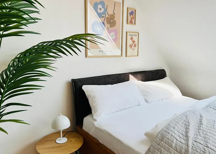 Cozy For 2 Near Train Station