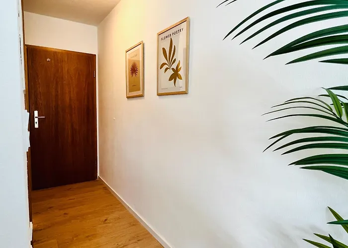 Cozy For 2 Near Train Station شقة Mering